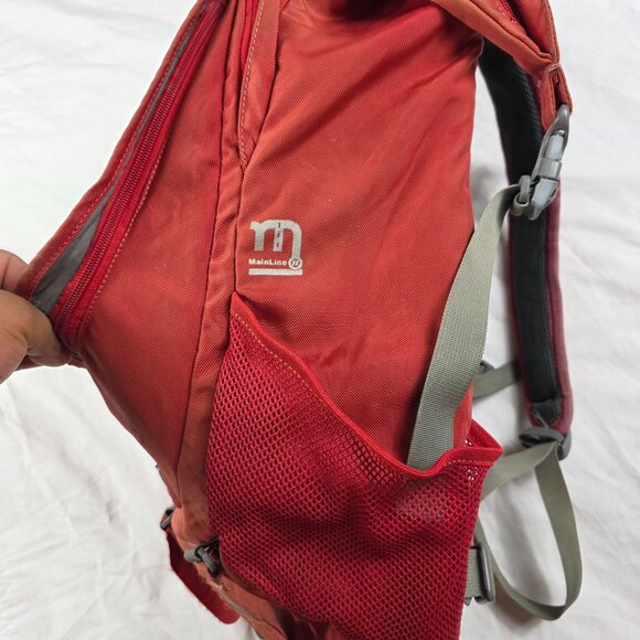 Novara MainLine Red Cycling Backpack Travel Outdoors Camping Hiking Casual - Picture 7 of 13